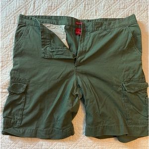 PMST110 - Merona, Men’s 46L, Green Cargo Shorts